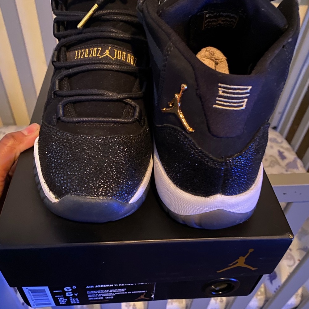 Air Jordan 11 retro Black/Gold-White